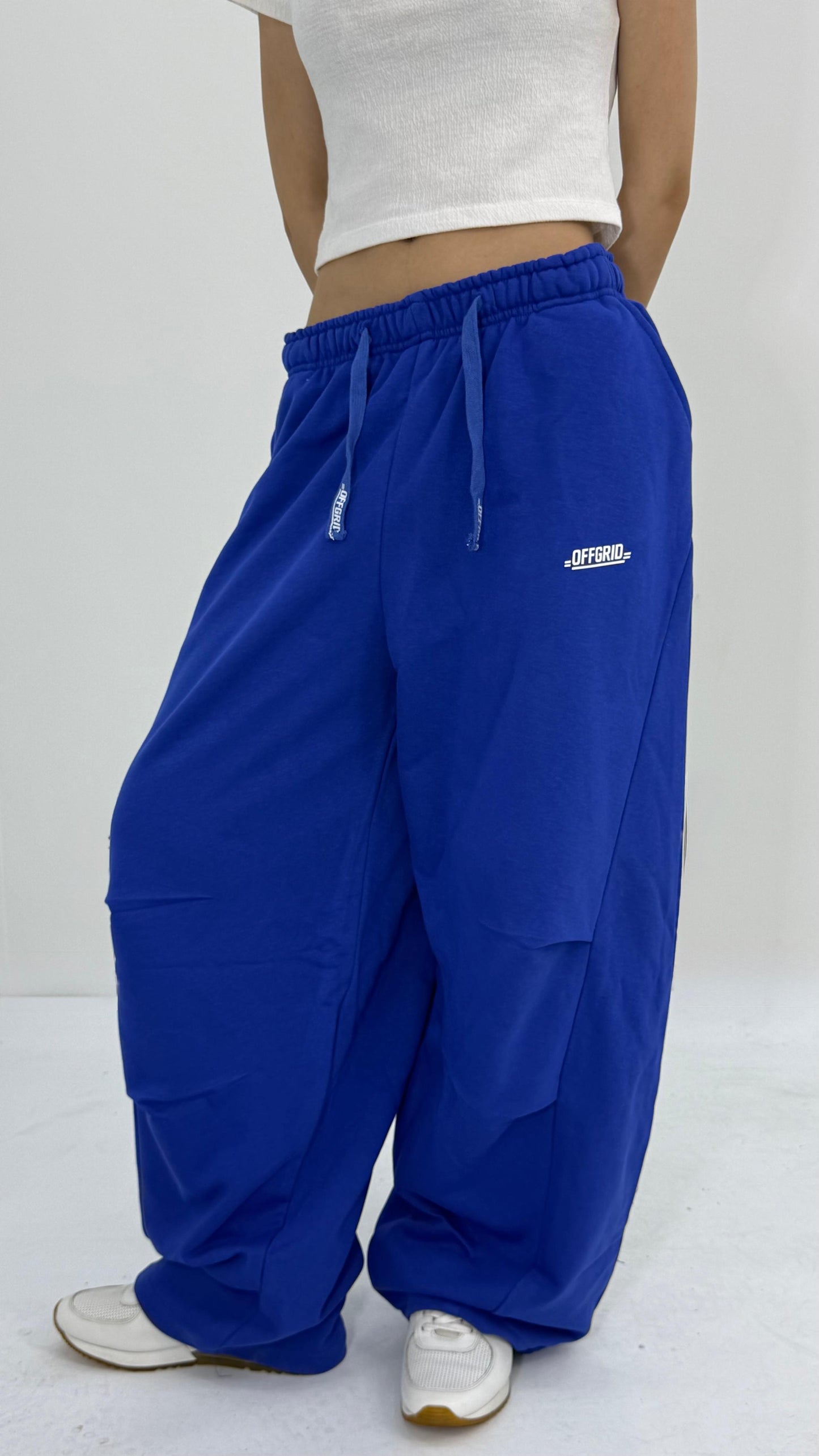 STRUCTURE
 Blue